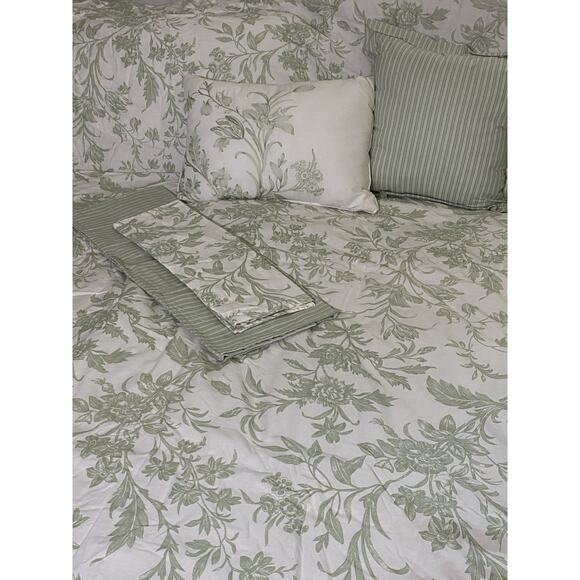 Laura Ashley Home  Lindy 5-Piece Green Floral Cotton Twin 2-Sided Comforter Set - Picture 1 of 9